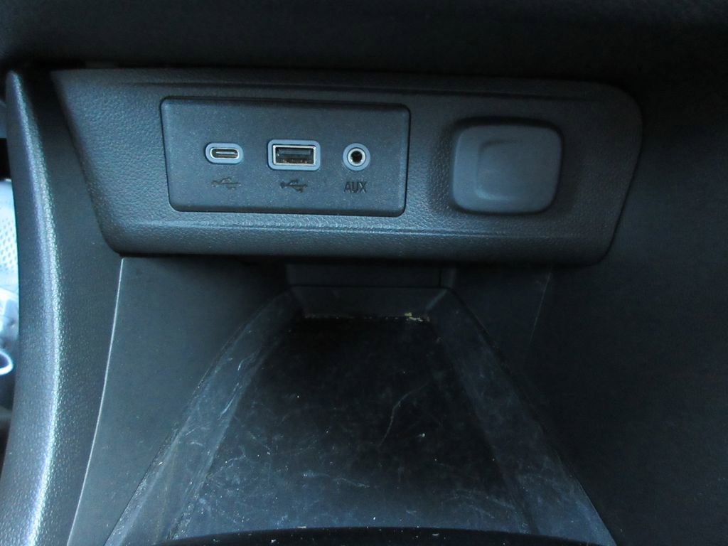 Used 2022 Buick Encore GX Select image 30