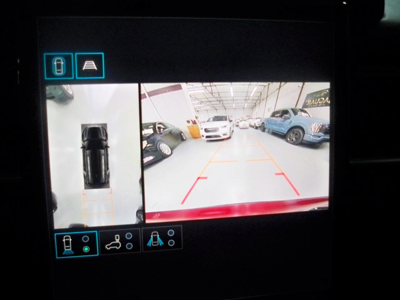 Used 2026 GMC Terrain Elevation w/ Elevation Premium Package image 6