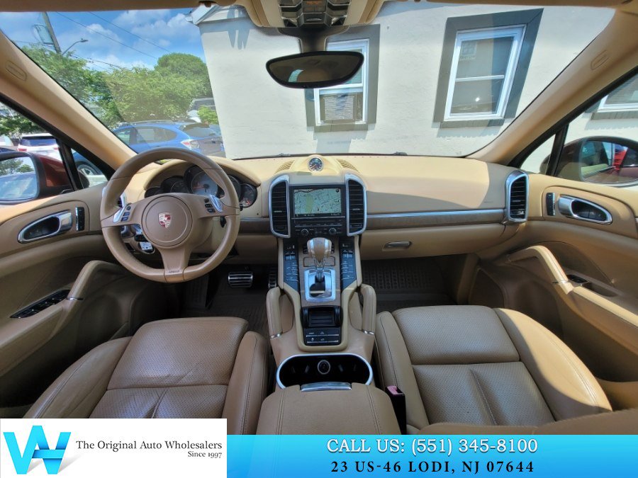 Used 2013 Porsche Cayenne S AWD/4WD image 9