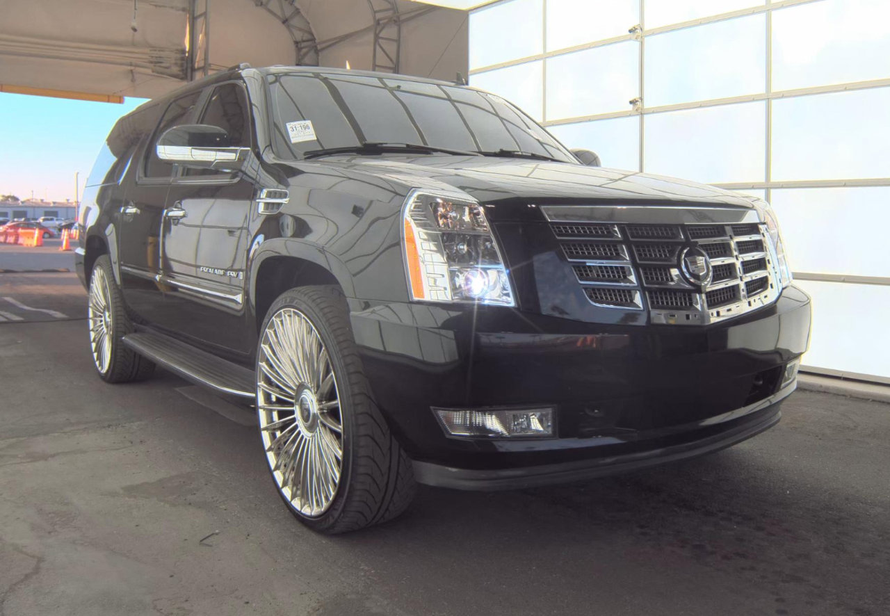 Used 2007 Cadillac Escalade ESV AWD w/ Information Package image 6