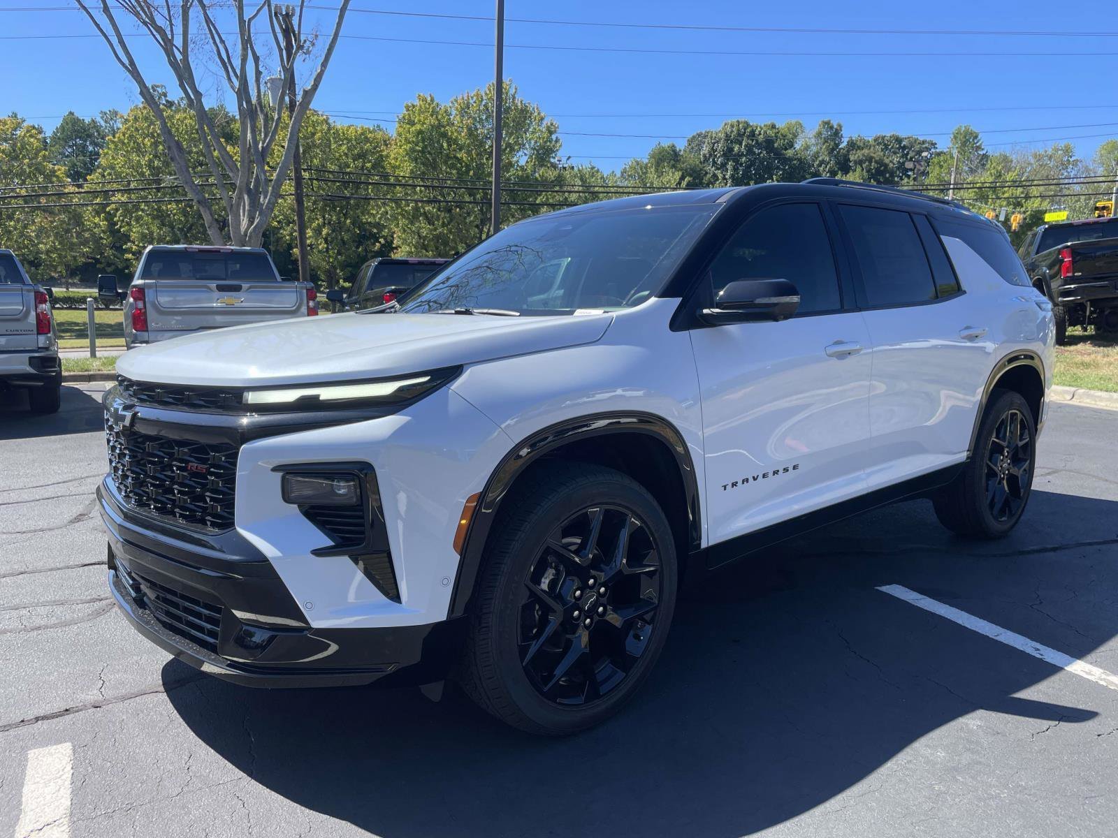 New 2026 Chevrolet Traverse RS FWD image 2
