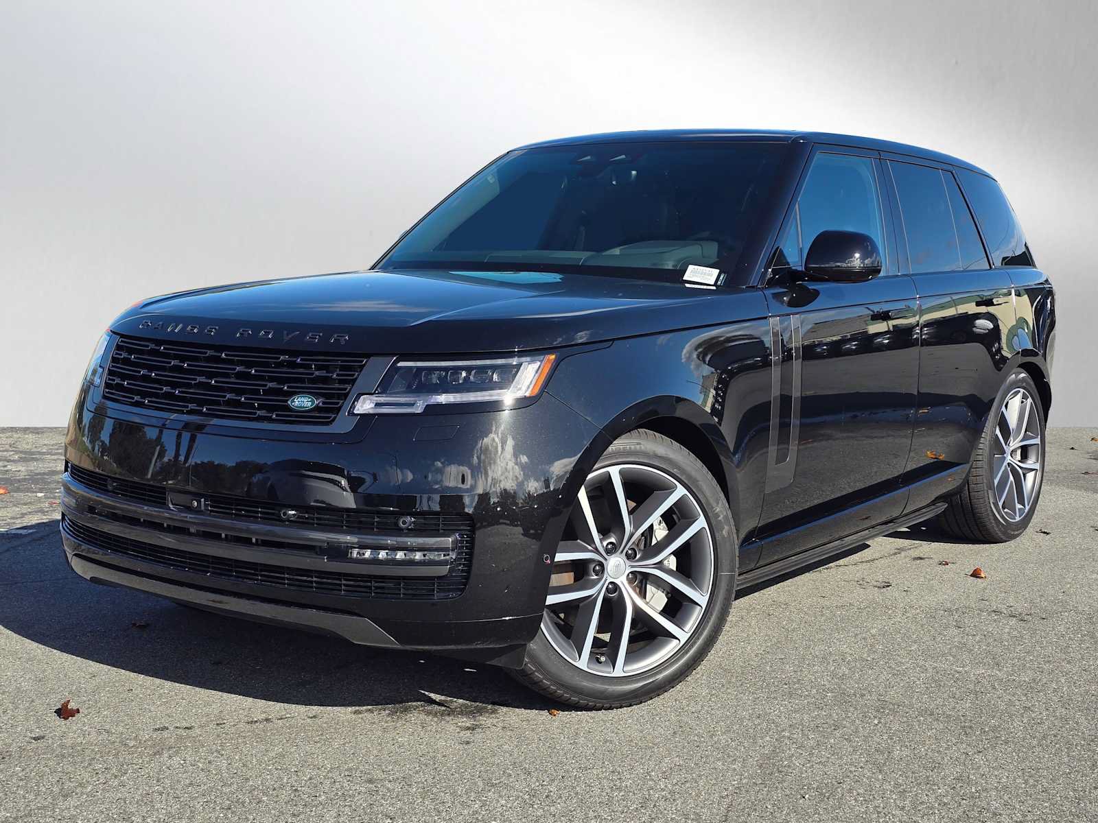 New 2025 Land Rover Range Rover SE