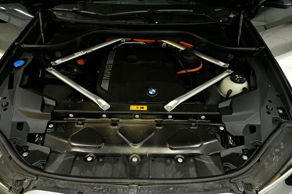 Used 2025 BMW X5 xDrive50e w/ Premium Package image 10