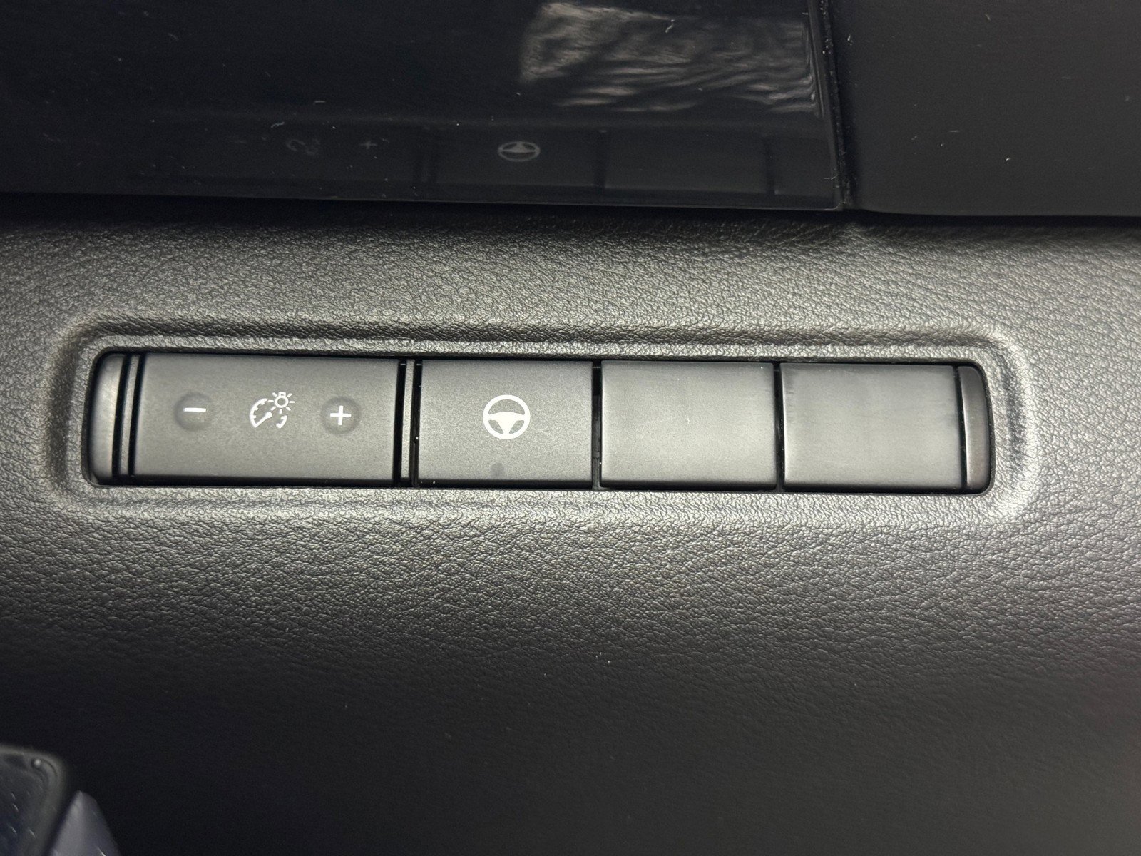 Used 2022 Nissan Pathfinder SV image 16