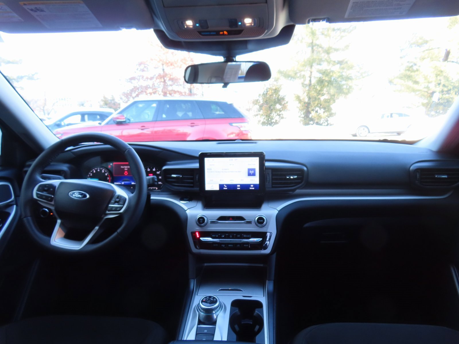 Used 2024 Ford Explorer XLT image 14