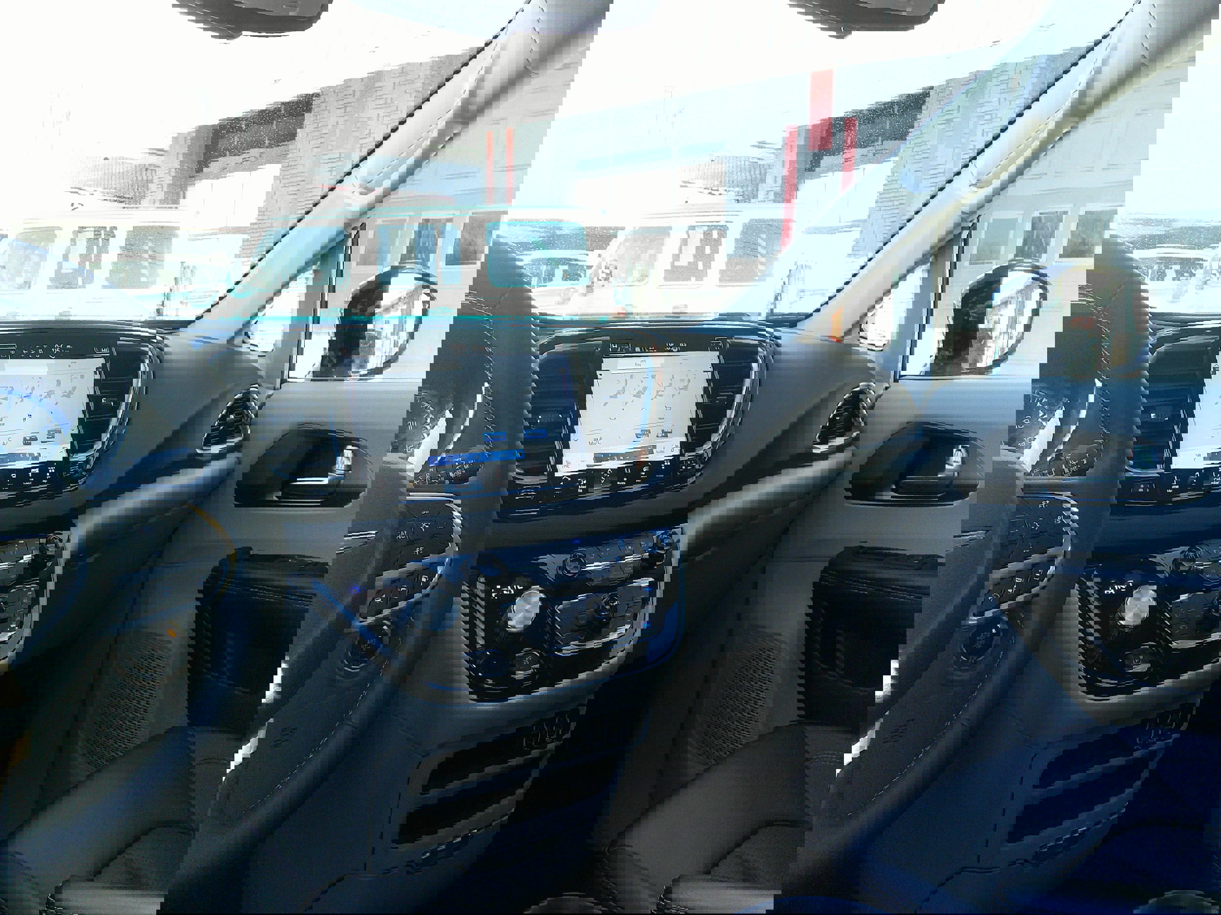 Used 2024 Chrysler Pacifica Touring-L image 21