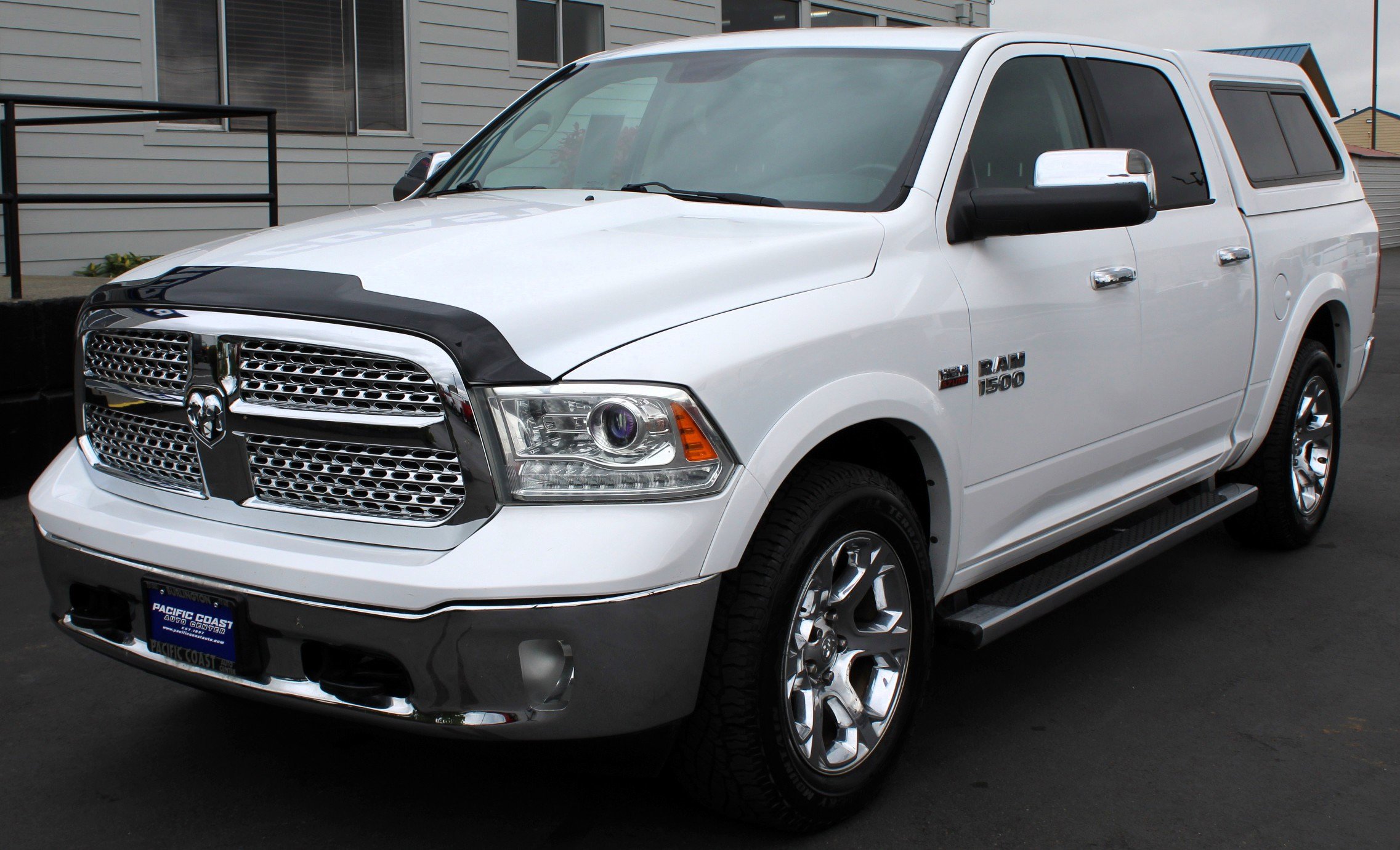Used 2013 RAM 1500 Laramie w/ Convenience Group AWD/4WD image 2