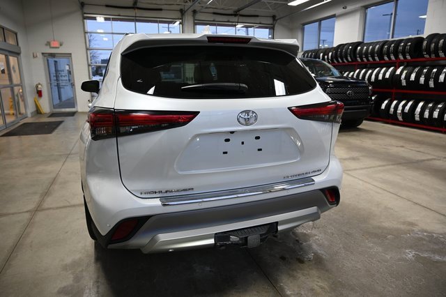 Used 2022 Toyota Highlander Platinum image 7