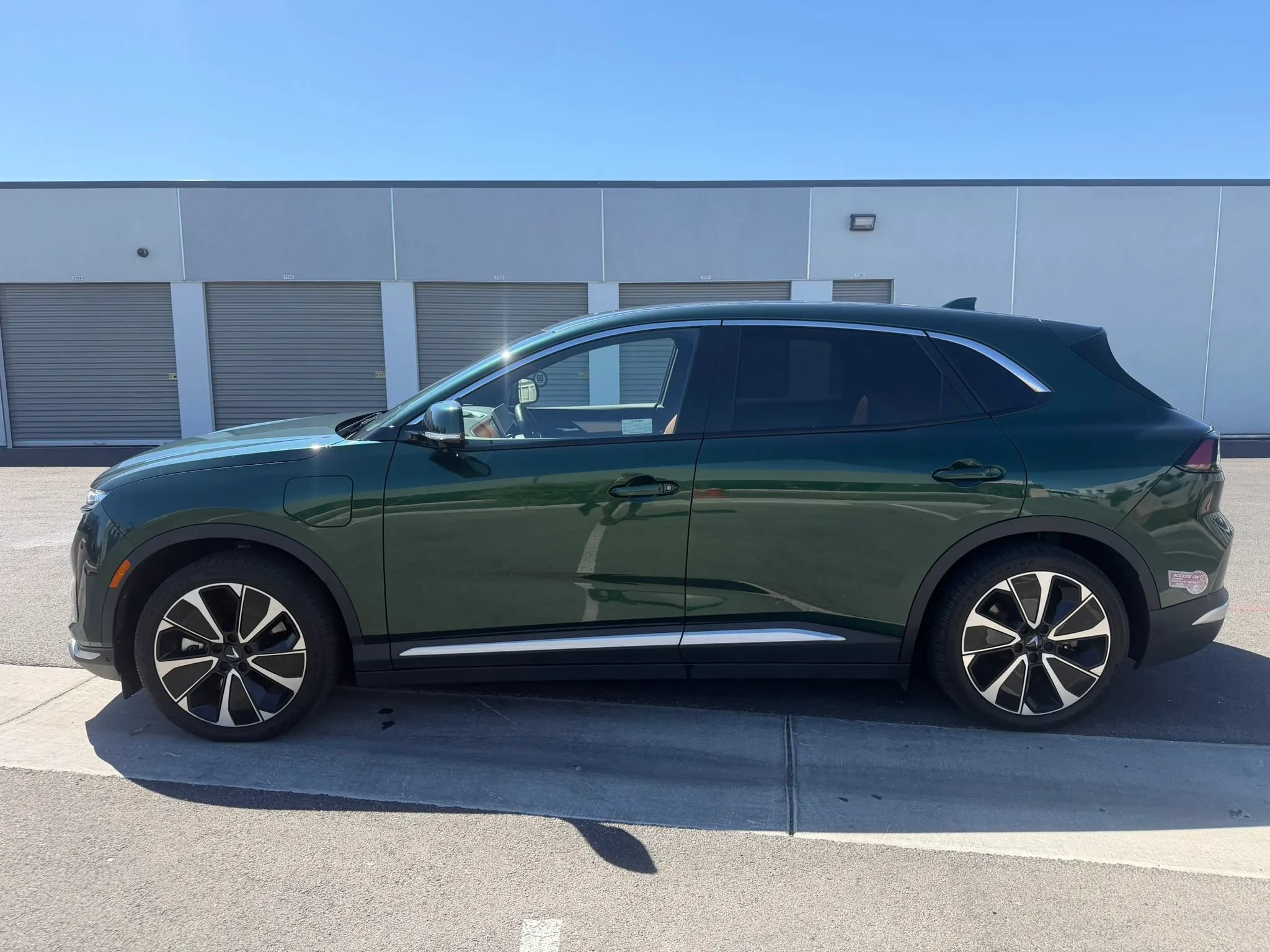 Used 2024 VinFast VF 8 Plus AWD/4WD image 3