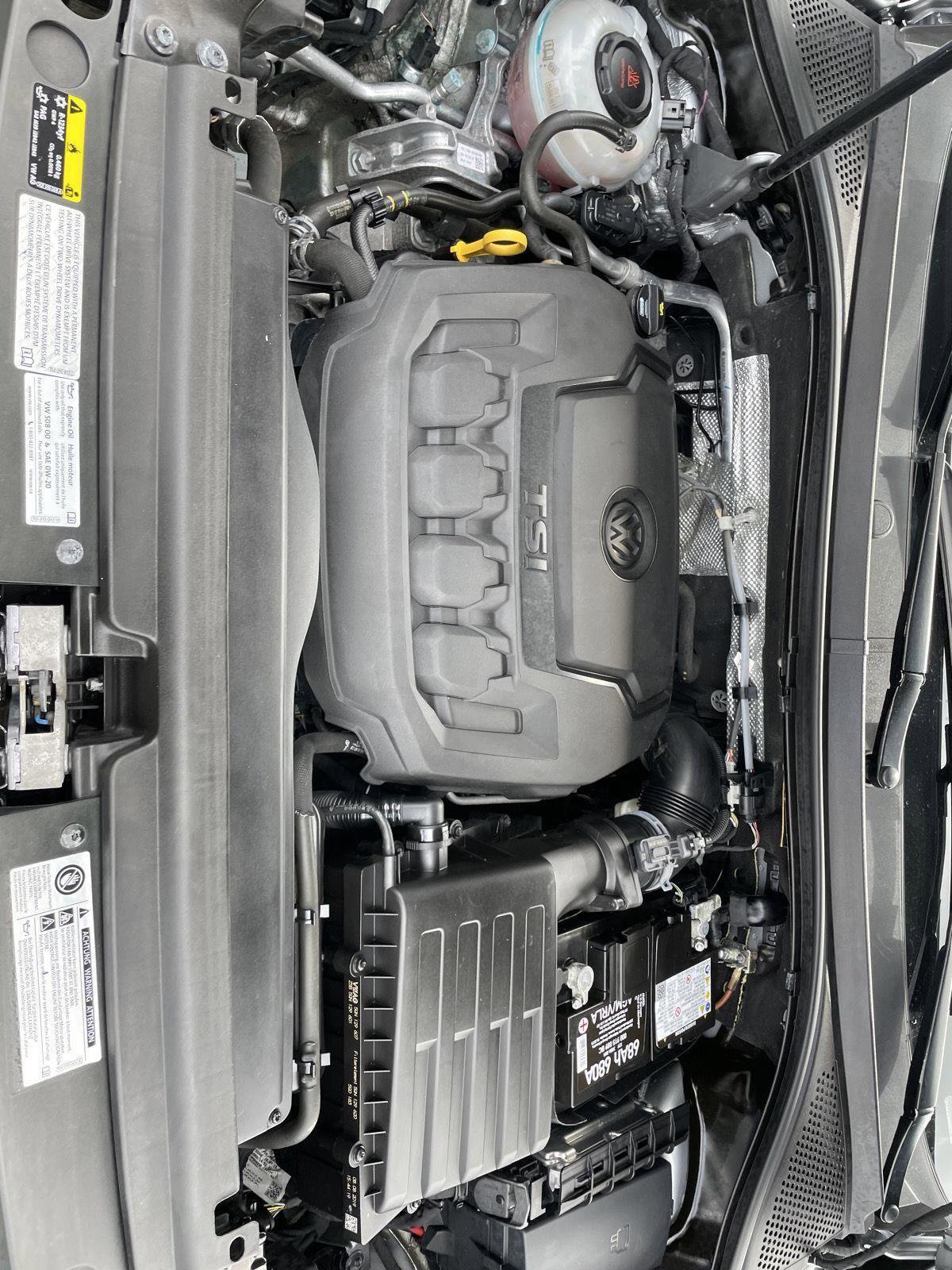 Used 2020 Volkswagen Tiguan SE w/ Panoramic Sunroof Package image 11