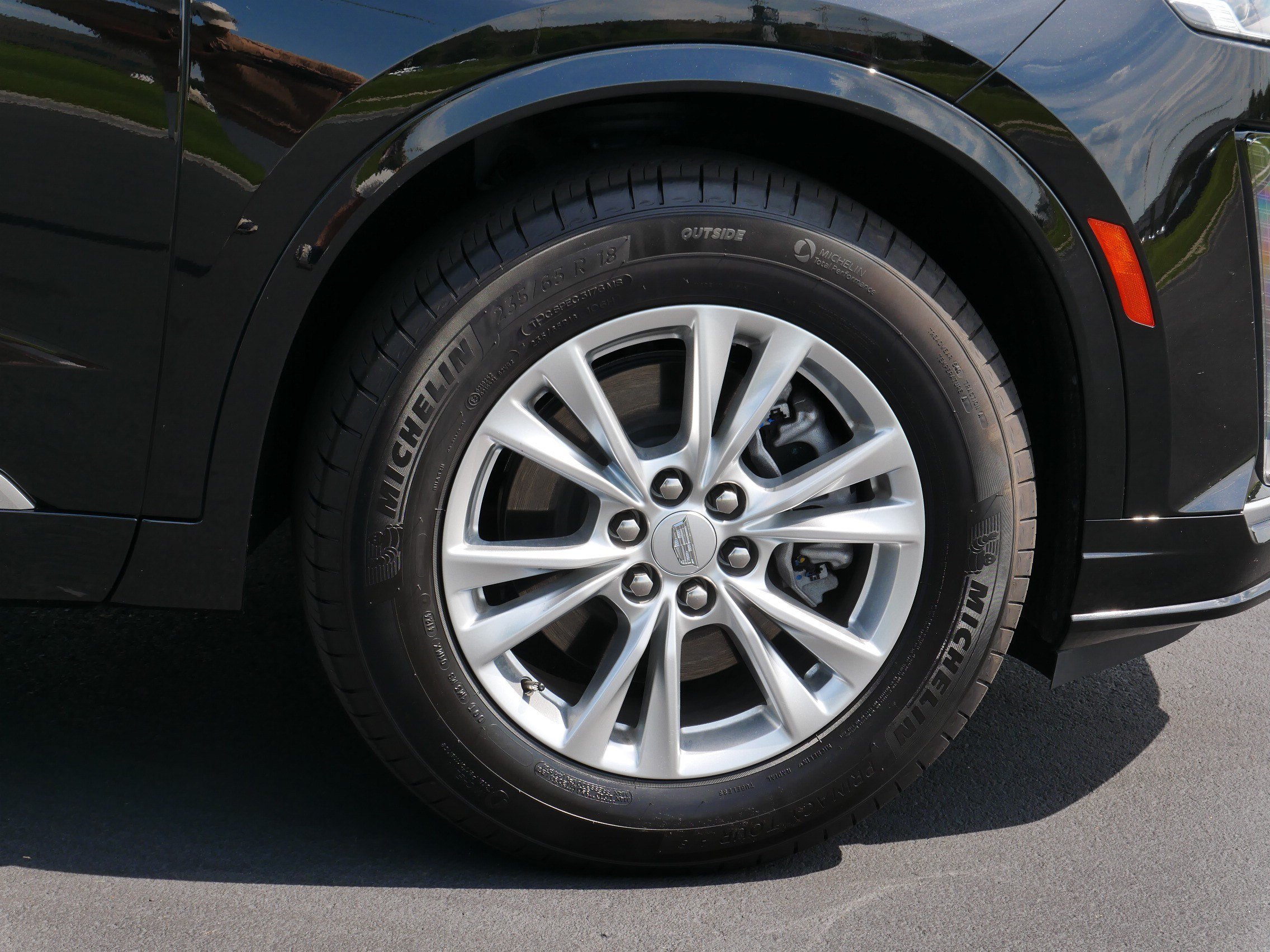 Used 2025 Cadillac XT6 Luxury FWD image 15