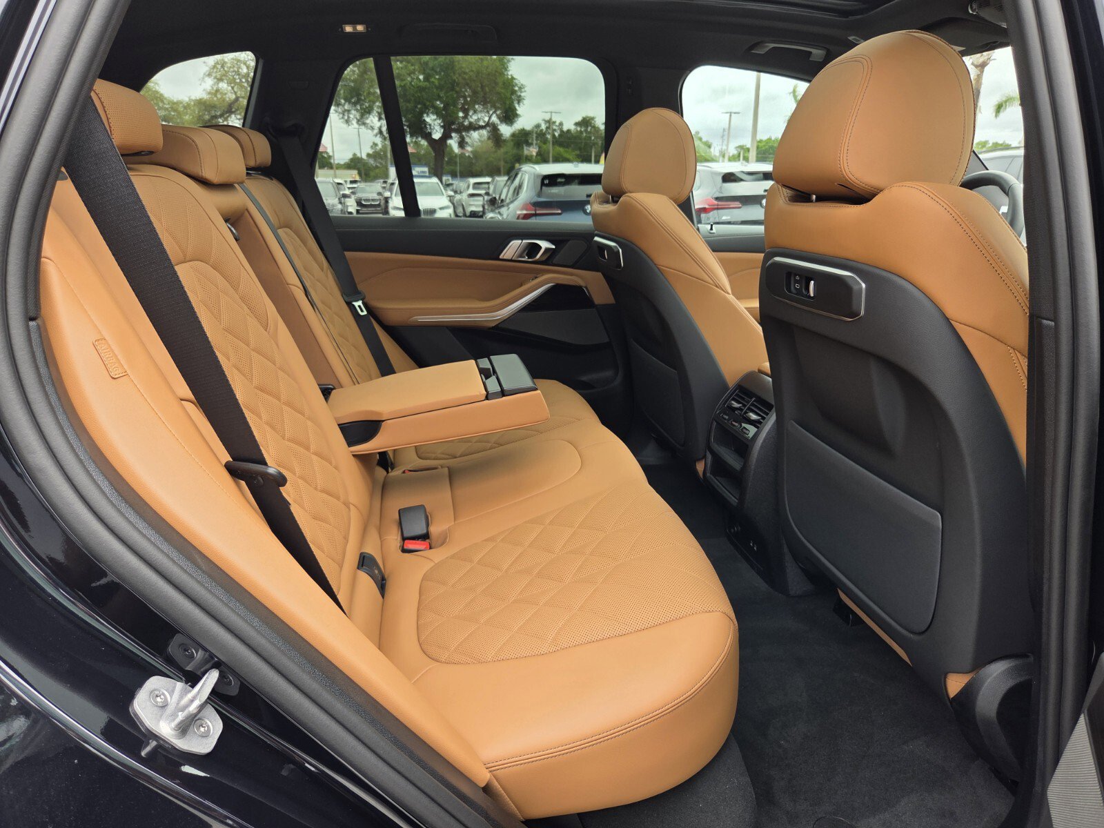 New 2026 BMW X5 xDrive40i w/ M Sport Package AWD/4WD image 16