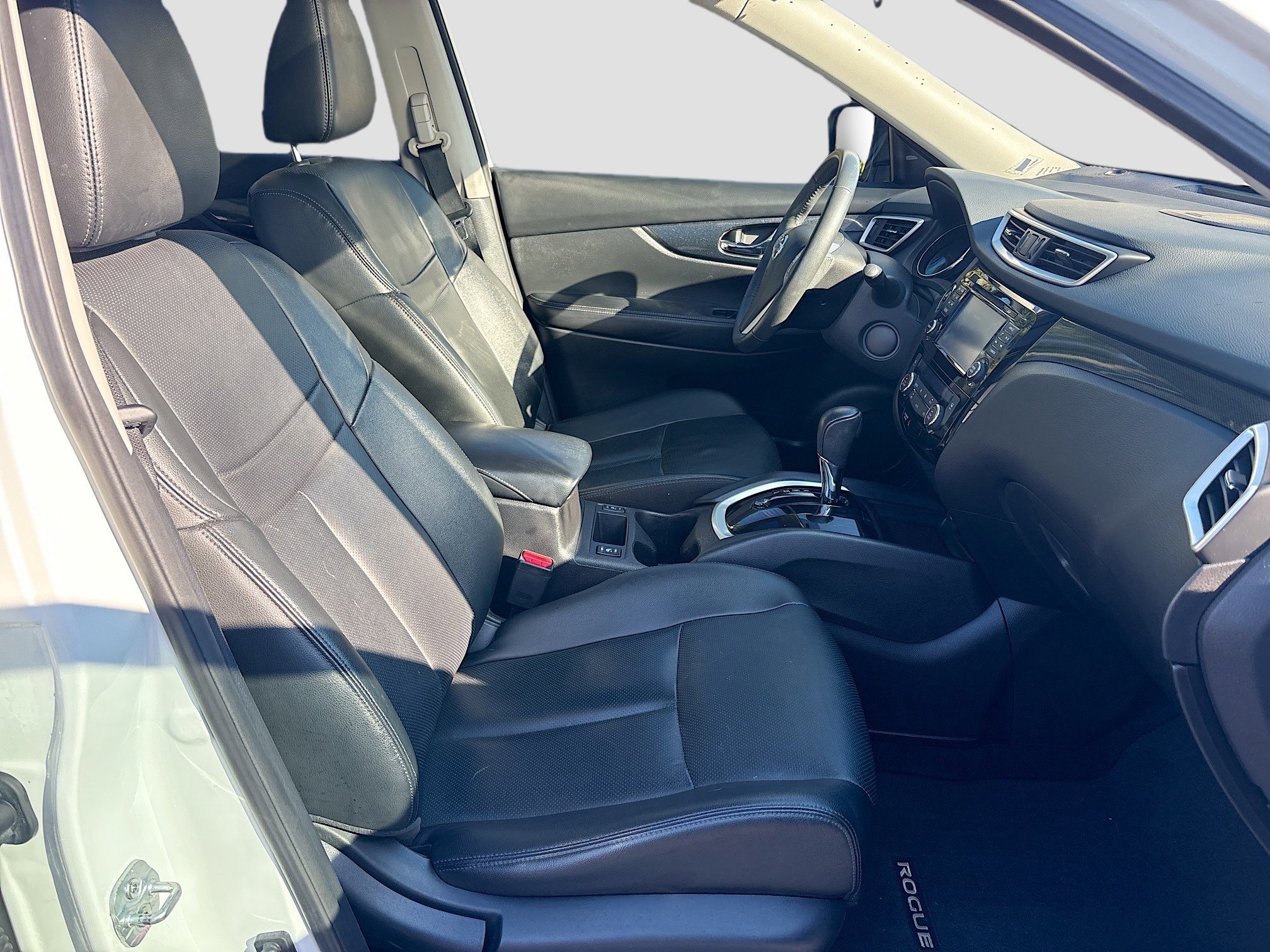 Used 2016 Nissan Rogue SL w/ SL Premium Package image 19