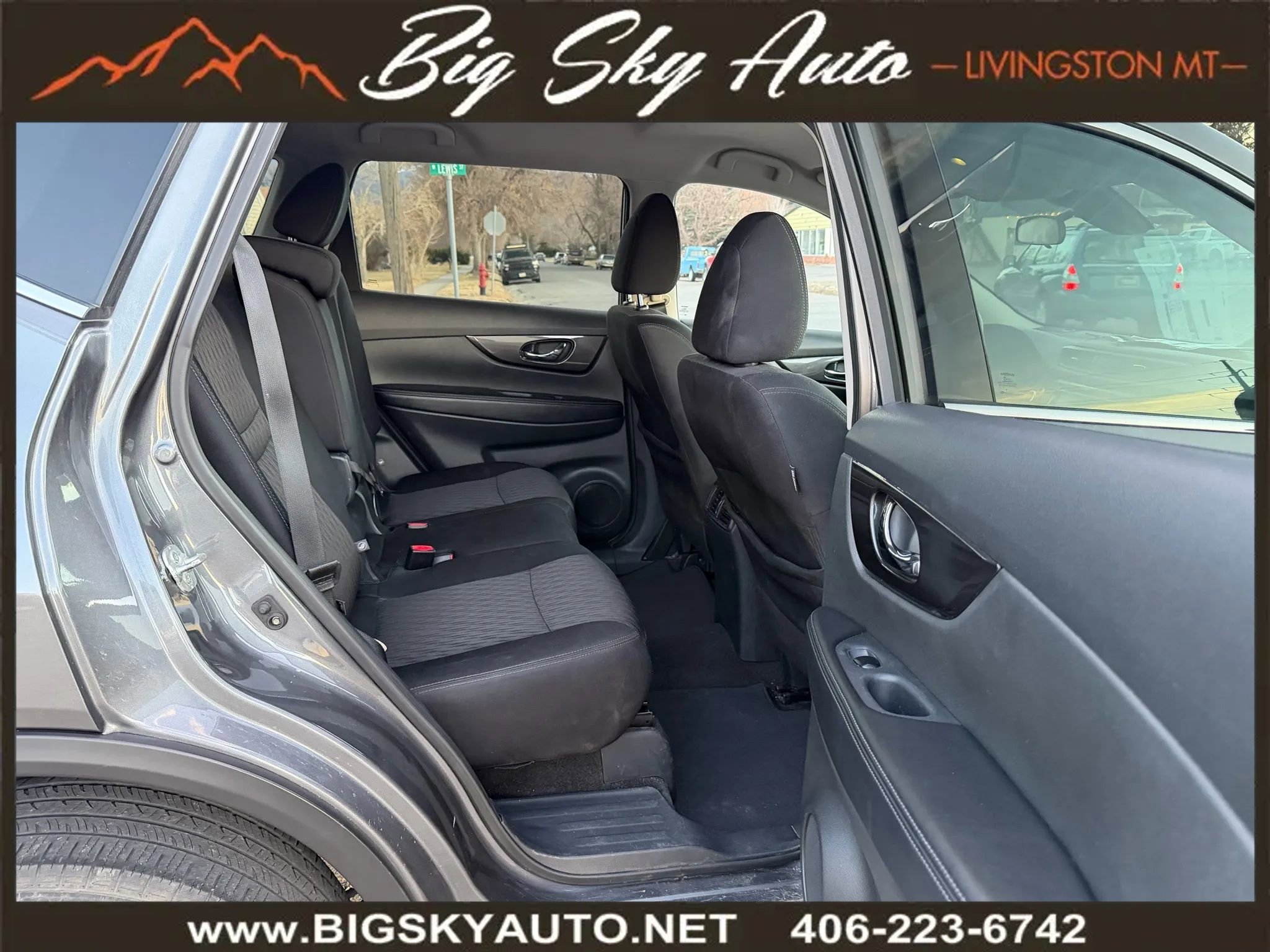 Used 2019 Nissan Rogue SV image 21