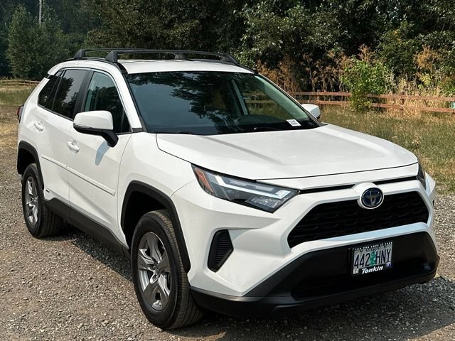 Used 2023 Toyota RAV4 LE AWD/4WD image 2