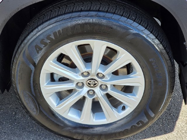 Used 2024 Toyota Grand Highlander AWD image 15