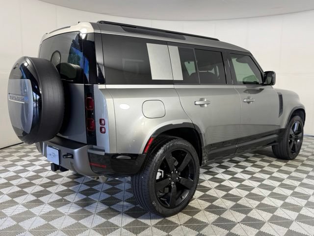 Used 2025 Land Rover Defender 110 X-Dynamic SE AWD/4WD image 12