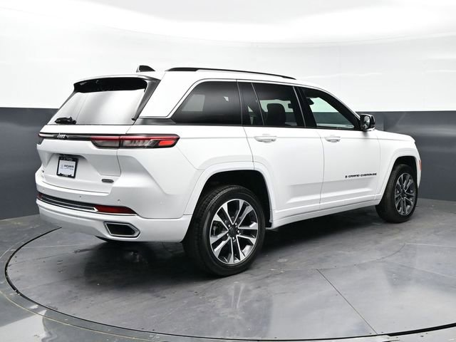 Used 2023 Jeep Grand Cherokee Overland w/ Luxury Tech Group IV AWD/4WD image 5