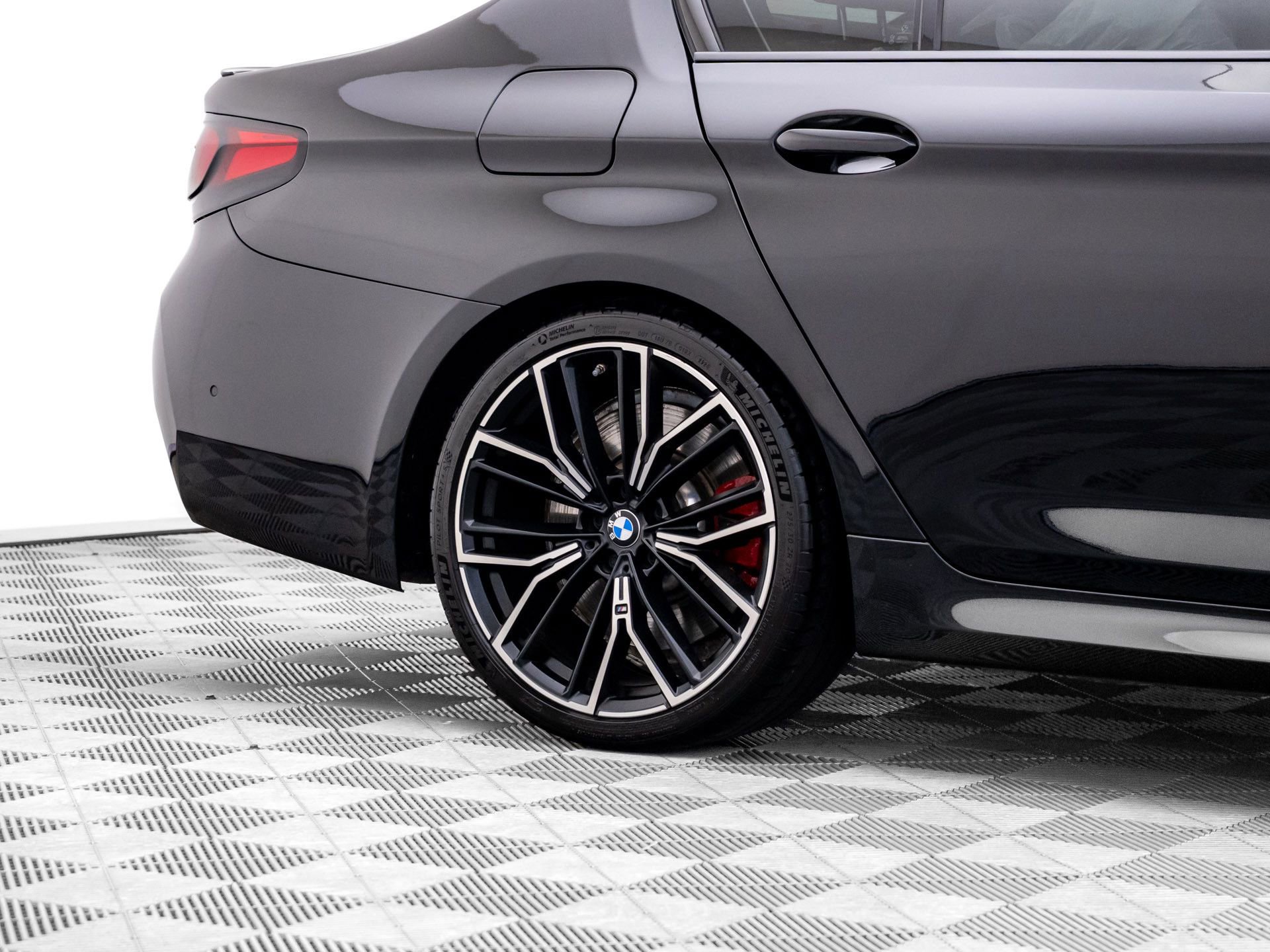 Certified 2023 BMW 540i xDrive w/ Executive Package AWD/4WD image 40