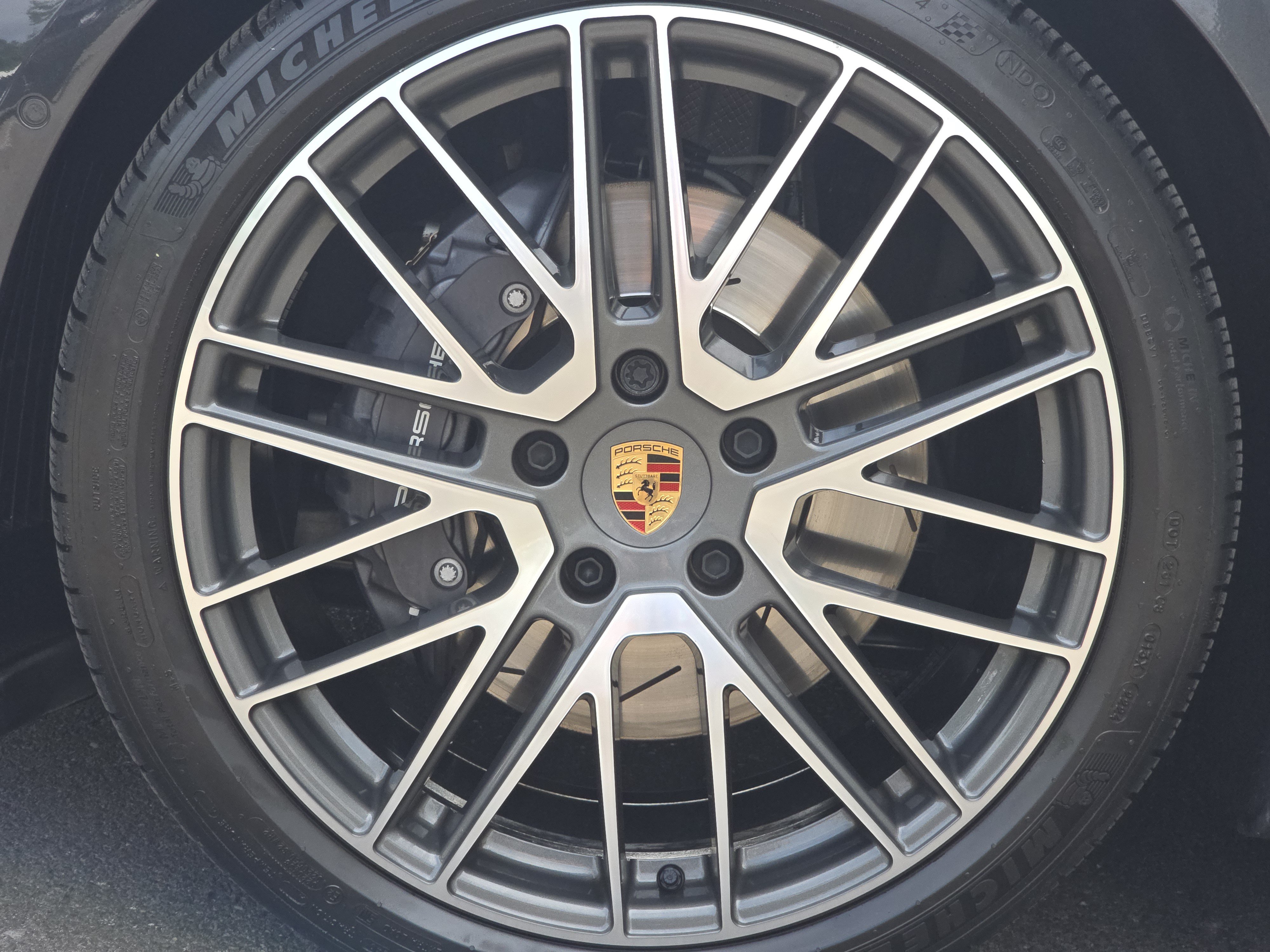 Certified 2025 Porsche Panamera 4 AWD/4WD image 19