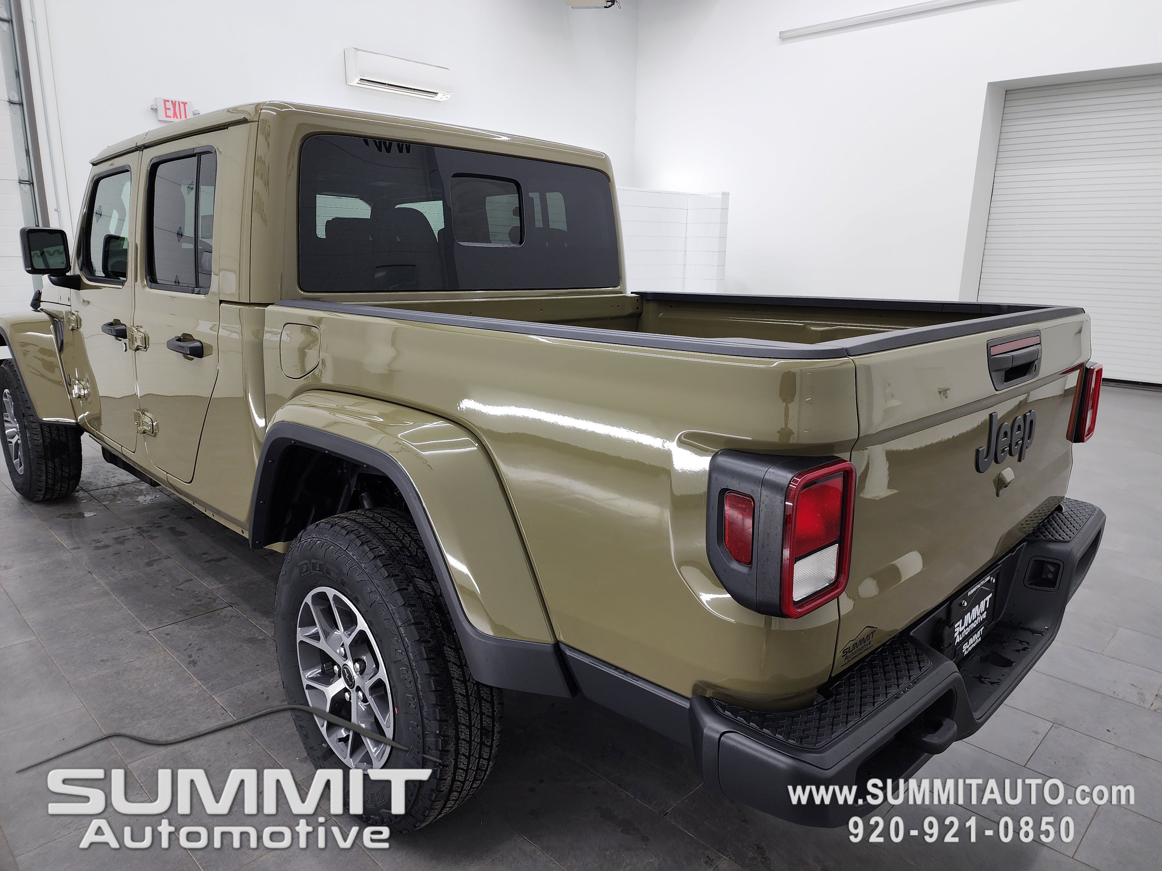 New 2026 Jeep Gladiator Sport image 6