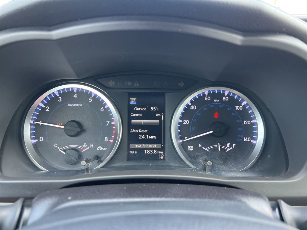 Used 2017 Toyota Highlander LE AWD/4WD image 11