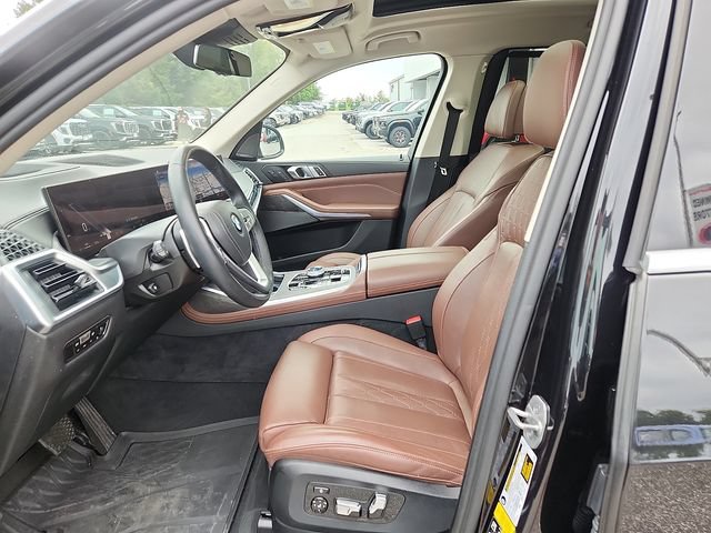 Used 2023 BMW X7 xDrive40i w/ Executive Package AWD/4WD image 13