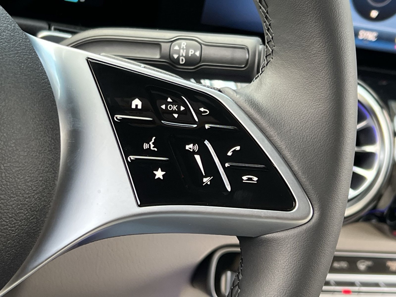Certified 2026 Mercedes-Benz GLB 250 4MATIC image 29