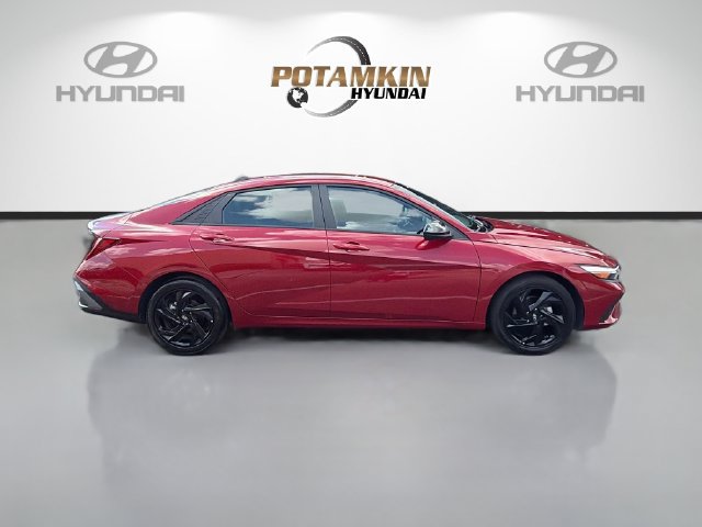 Certified 2026 Hyundai Elantra Sport FWD image 5