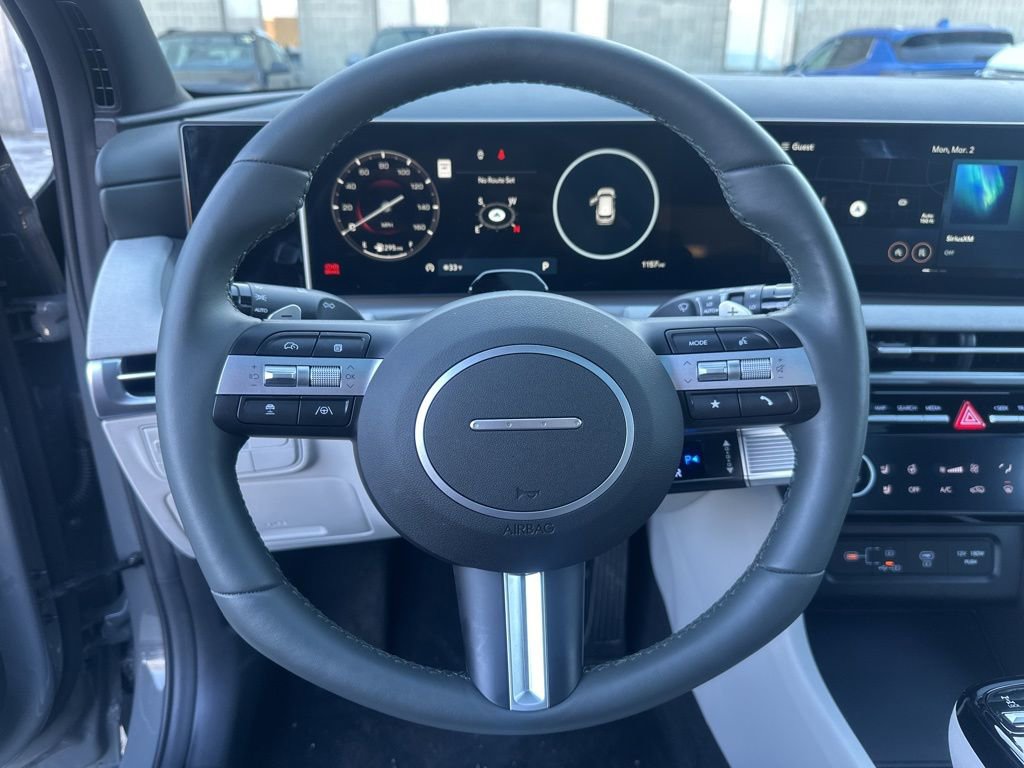 Used 2025 Hyundai Tucson Limited image 12