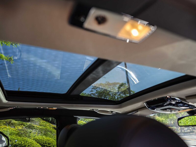 Used 2012 Rolls-Royce Ghost RWD image 27