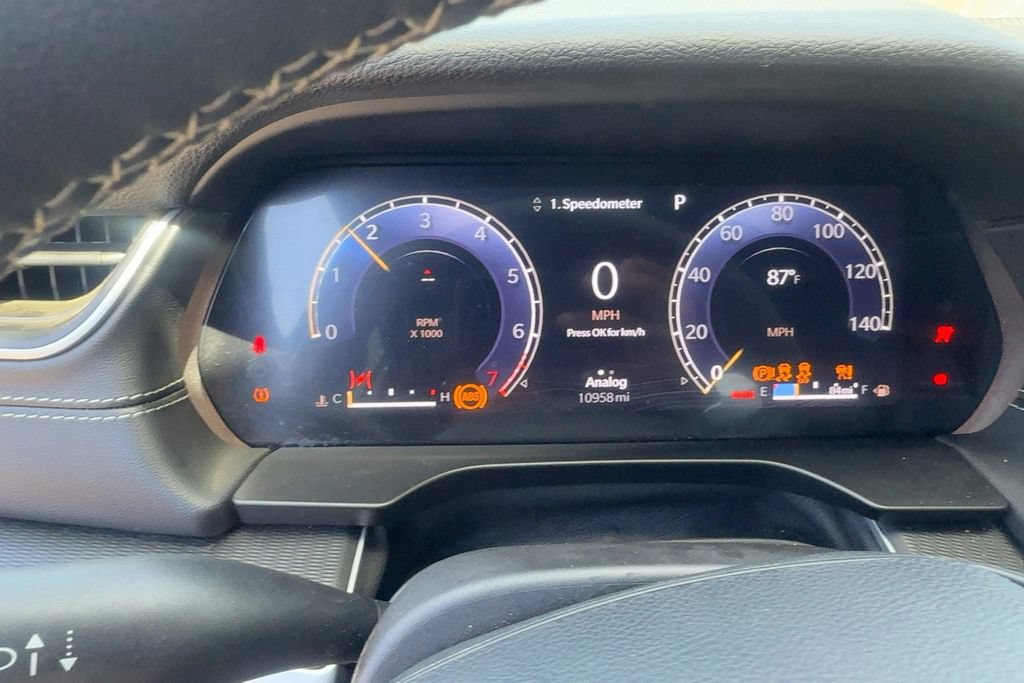 Used 2025 Jeep Grand Cherokee Altitude RWD image 16