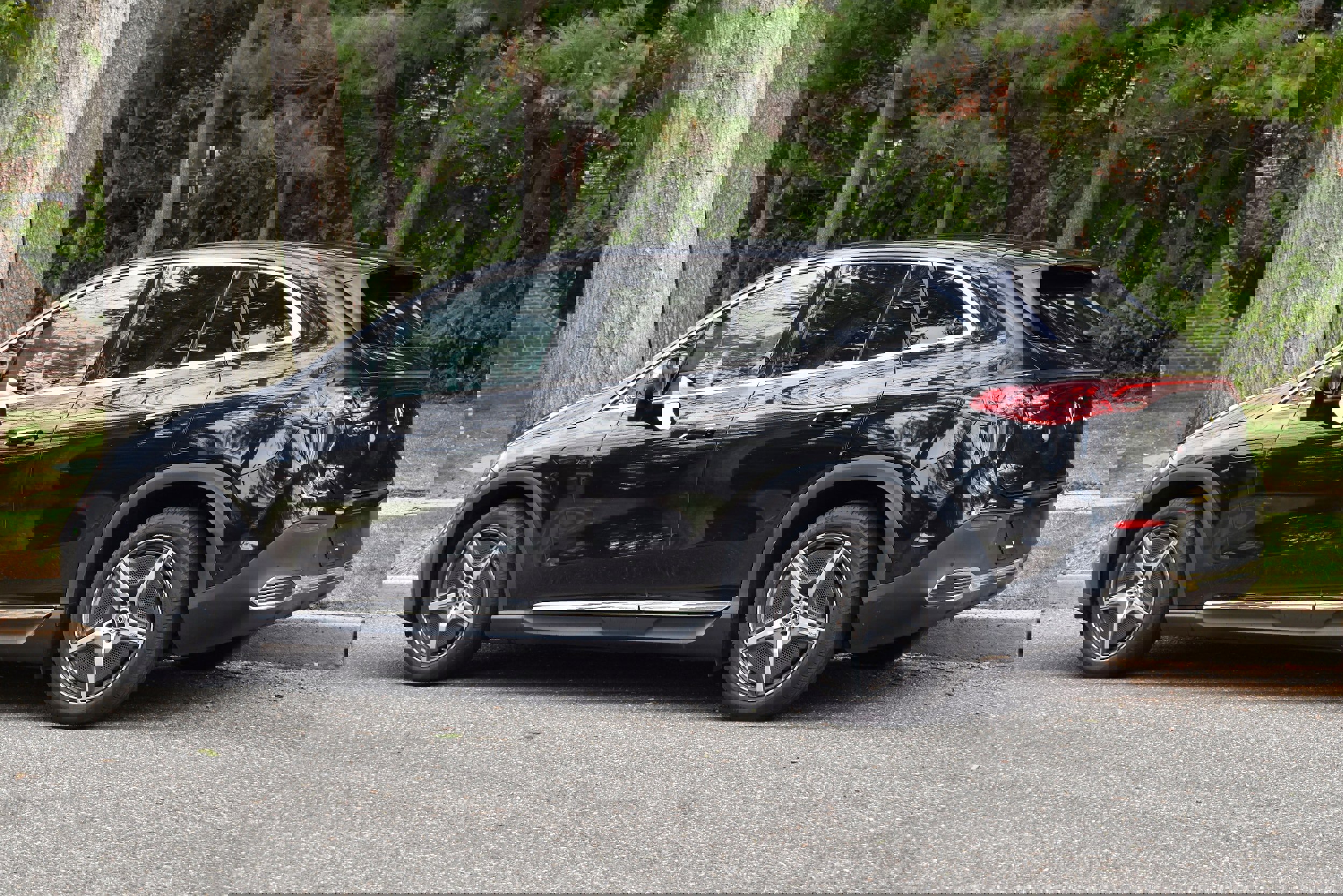 Used 2023 Mercedes-Benz EQE 500 4MATIC SUV image 6