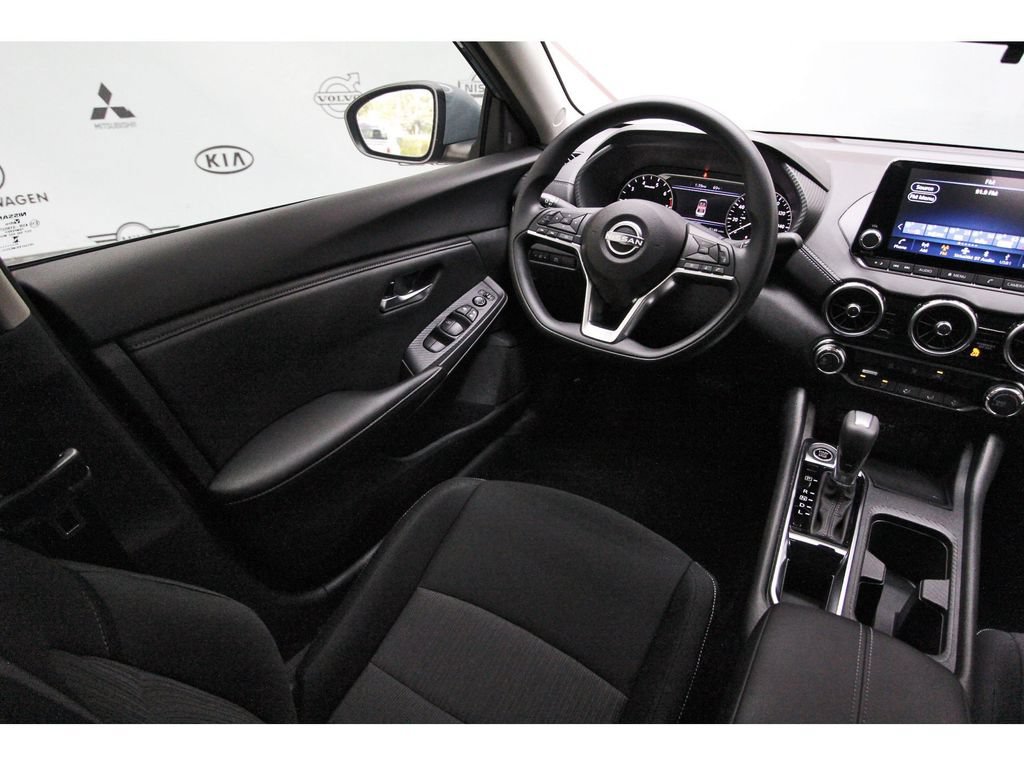 Certified 2025 Nissan Sentra SV FWD image 6