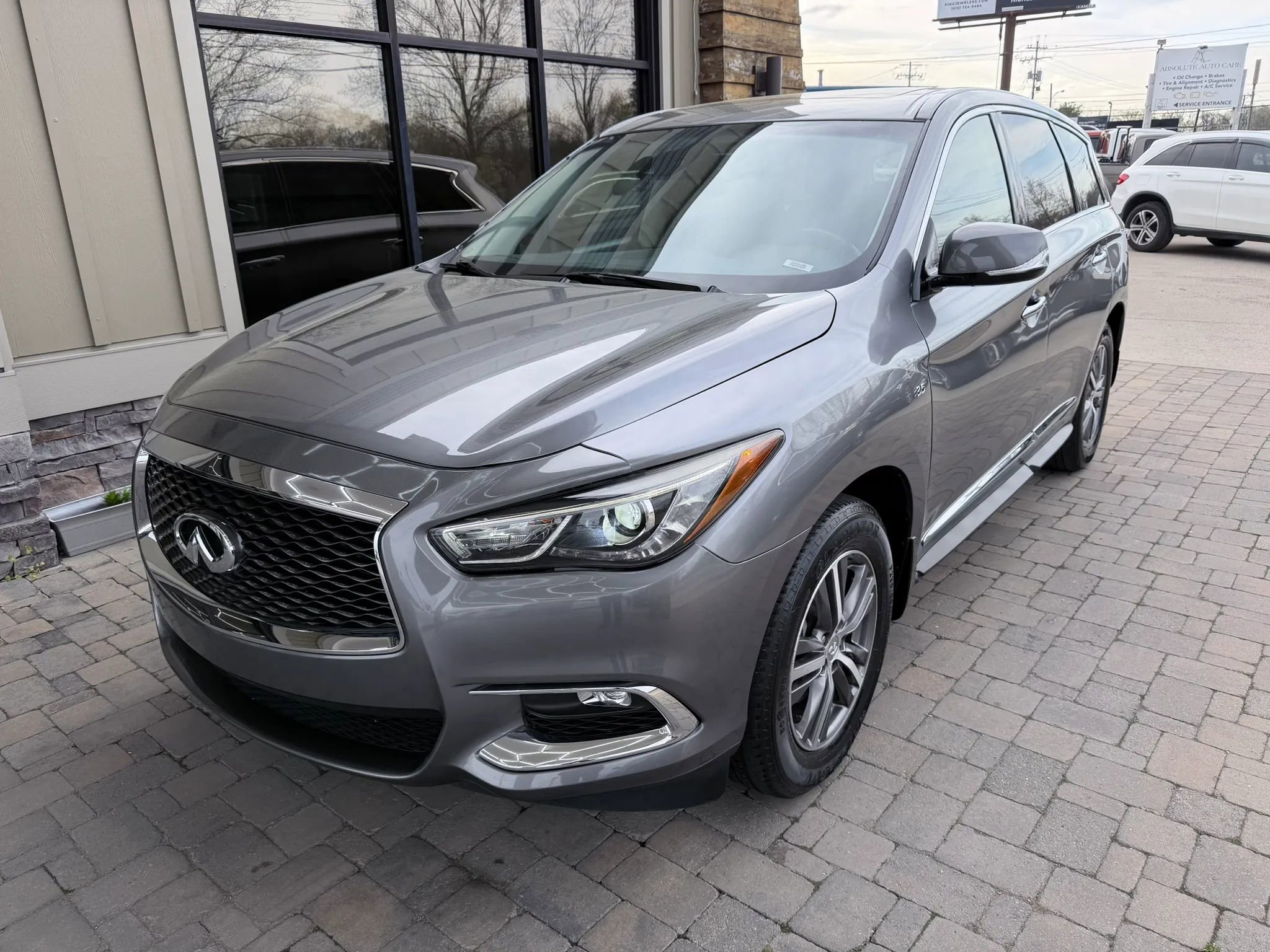 Used 2020 INFINITI QX60 Pure image 2