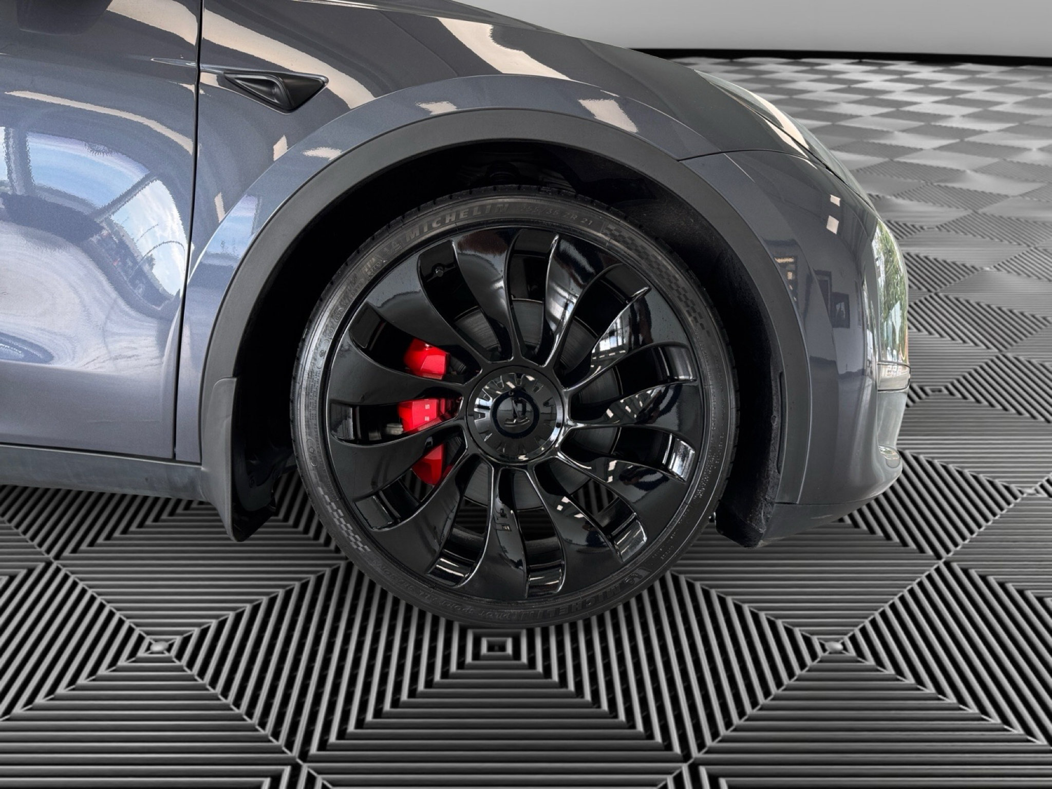 Used 2023 Tesla Model Y Performance AWD/4WD image 10