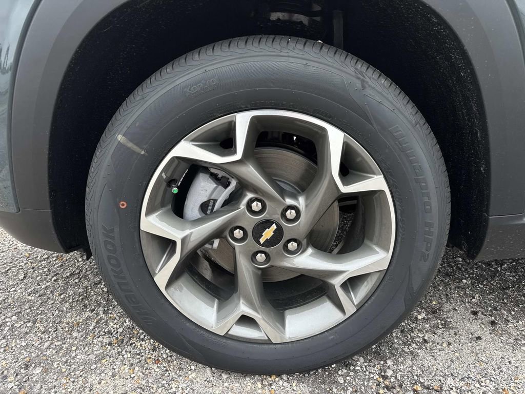 New 2026 Chevrolet Trax LT w/ Sunroof Package image 4