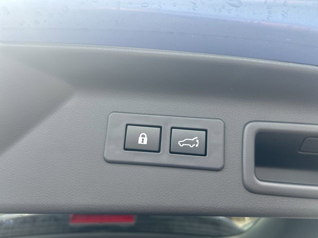 Used 2025 Subaru Forester Limited image 14