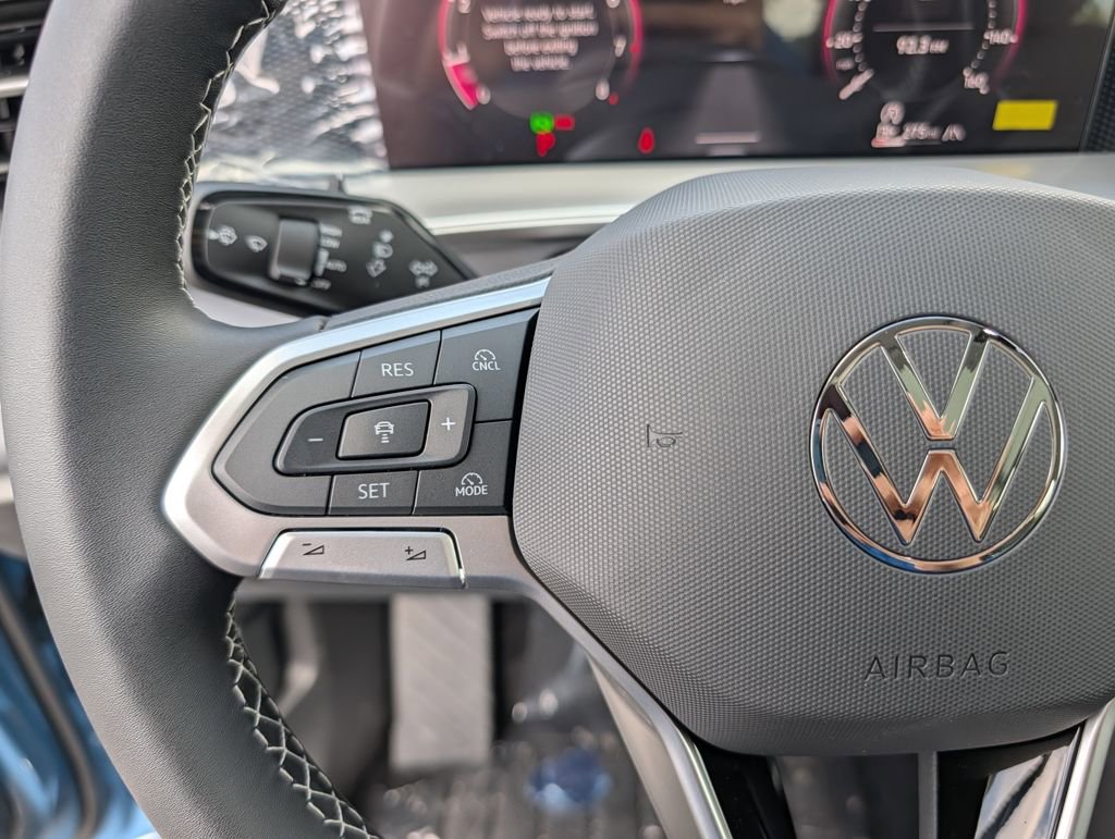 New 2025 Volkswagen Tiguan SE image 15