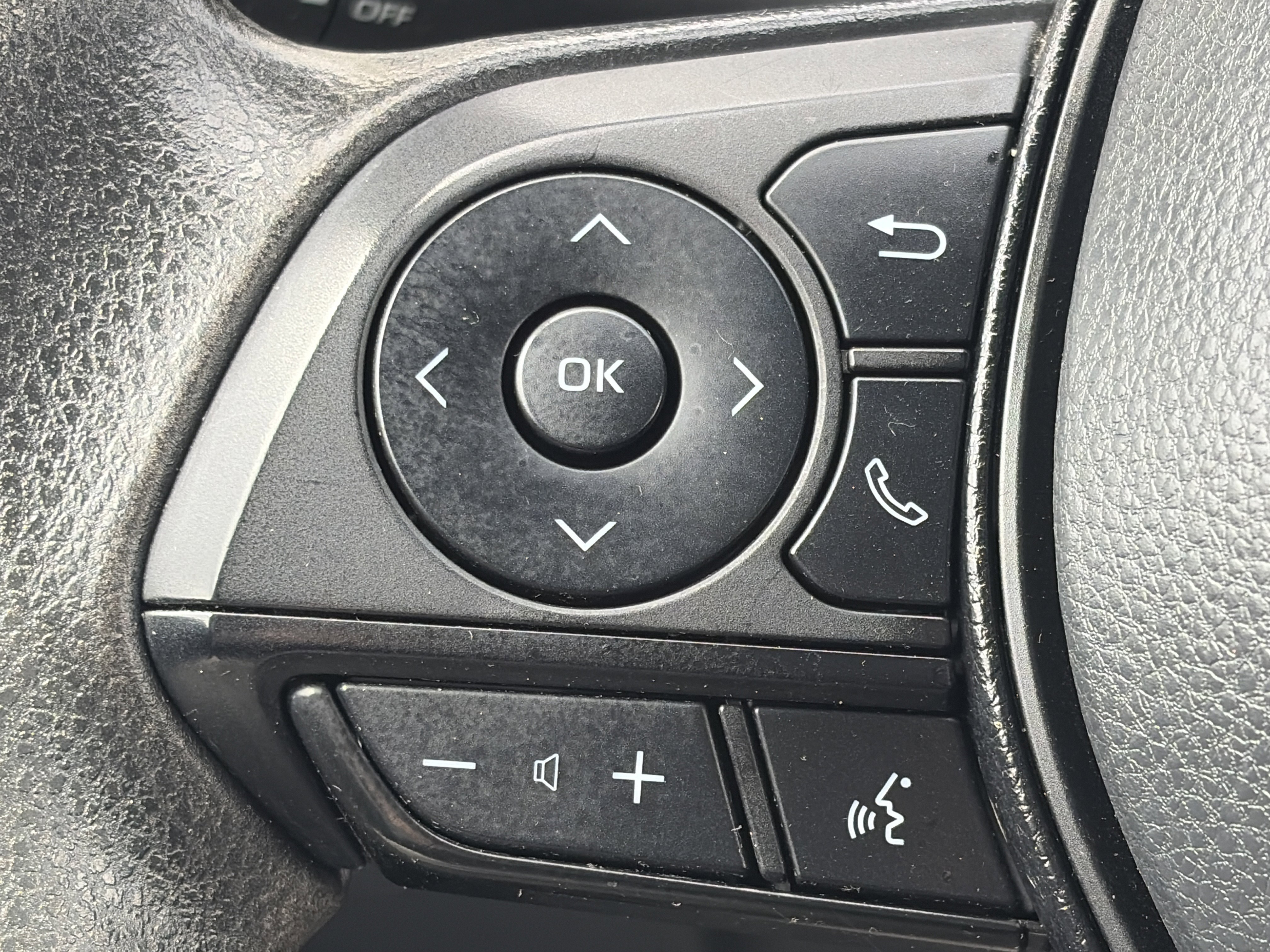 Used 2023 Toyota RAV4 LE AWD/4WD image 20