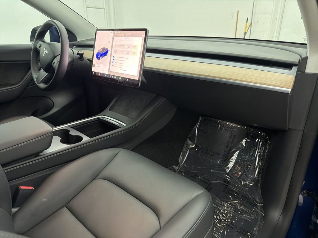 Used 2022 Tesla Model Y Long Range AWD/4WD image 27