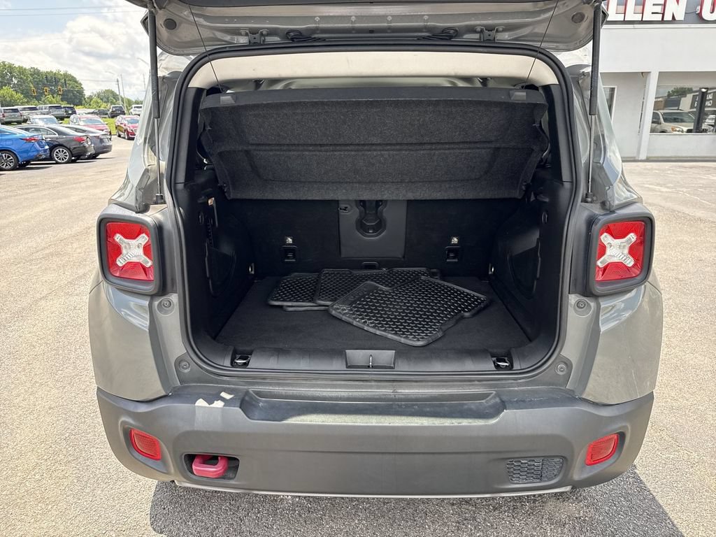 Used 2021 Jeep Renegade Trailhawk AWD/4WD image 17