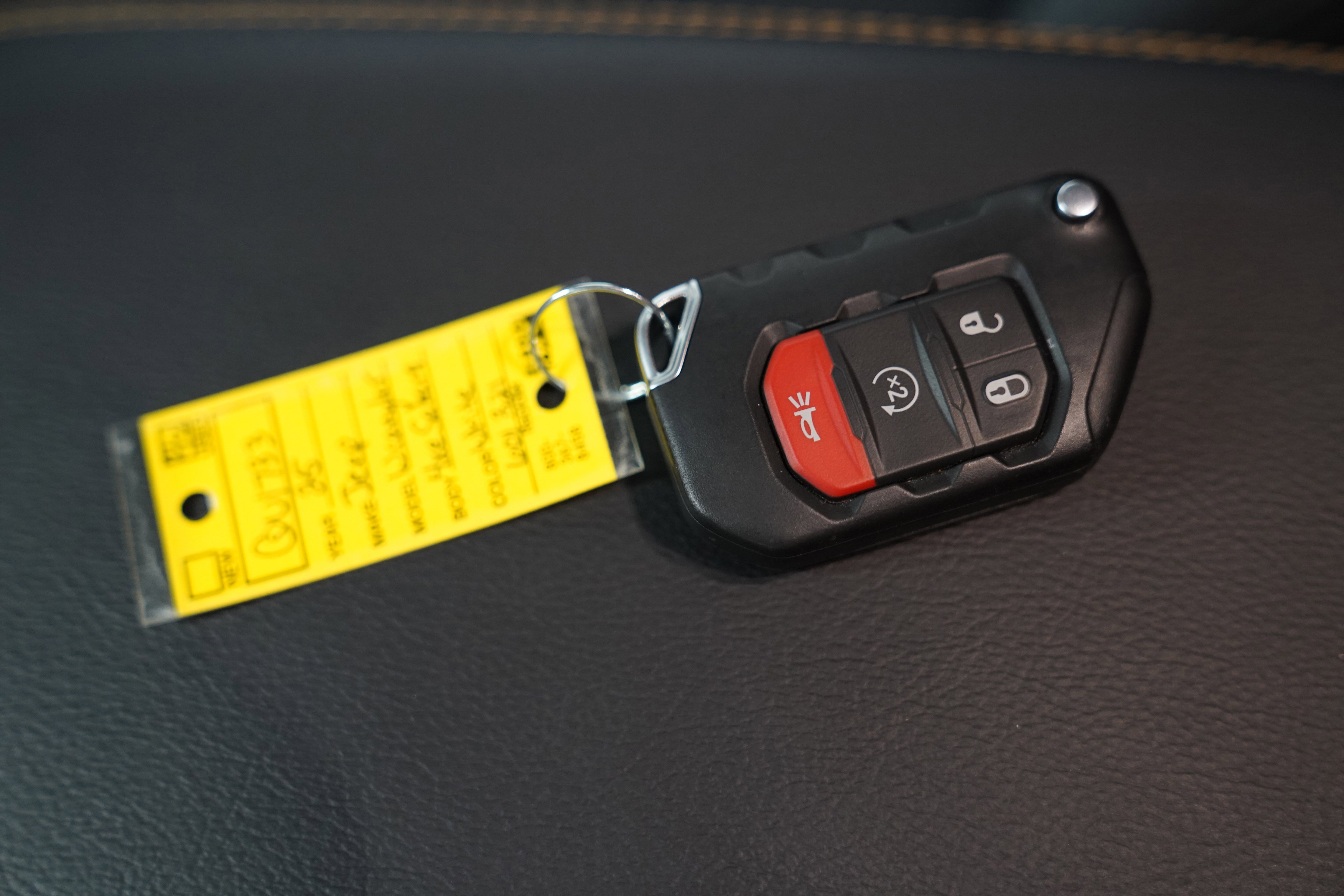Used 2025 Jeep Wrangler Sahara AWD/4WD image 30