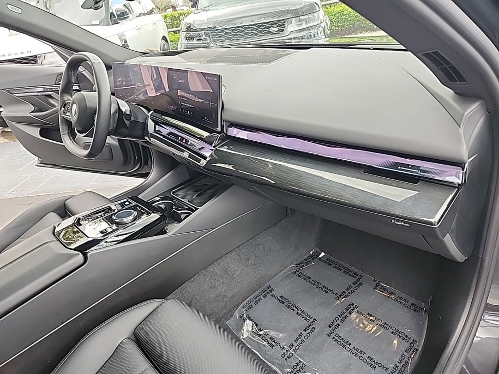 Used 2025 BMW i5 eDrive40i image 23