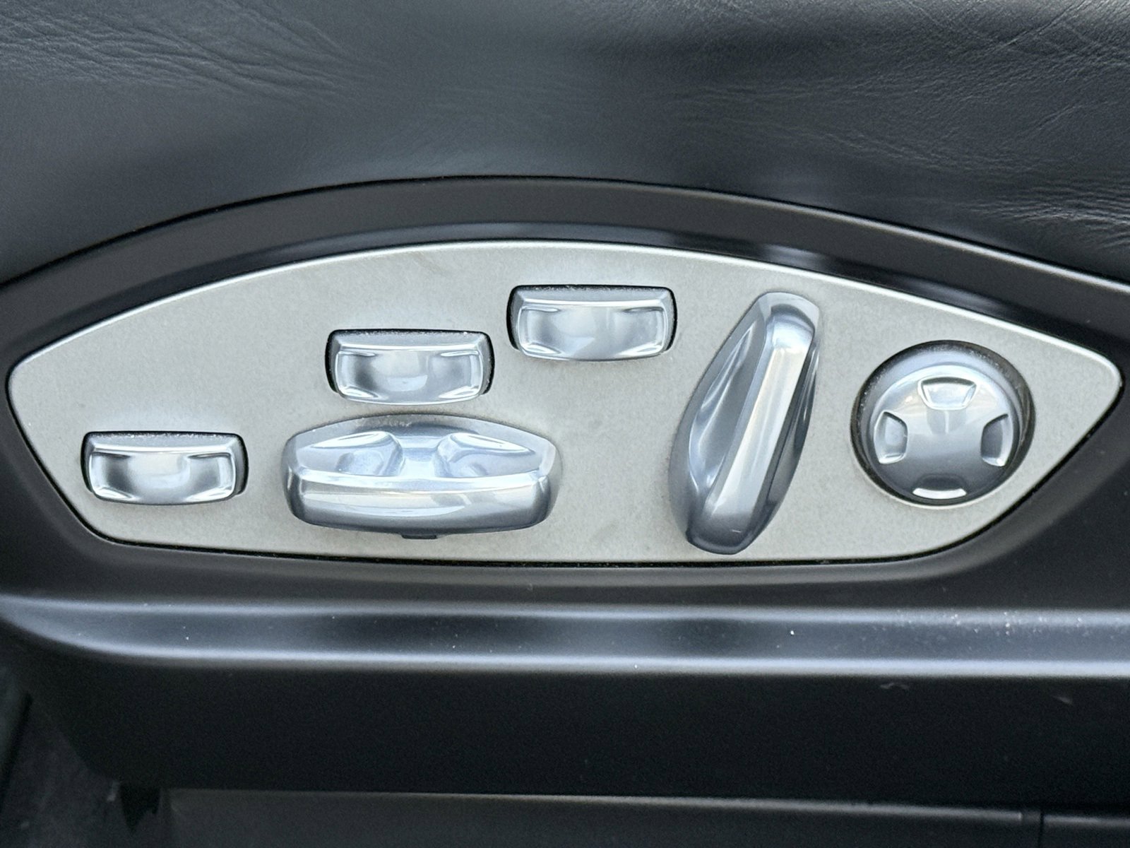 Used 2016 Porsche Panamera GTS image 33