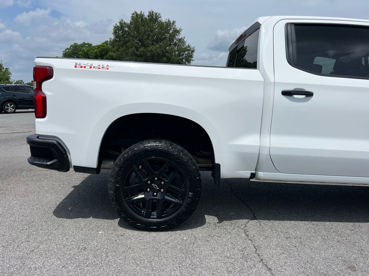 Used 2022 Chevrolet Silverado 1500 LT Trail Boss w/ Convenience Package II AWD/4WD image 38