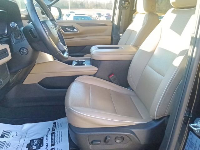 Used 2024 Chevrolet Suburban Premier RWD image 15