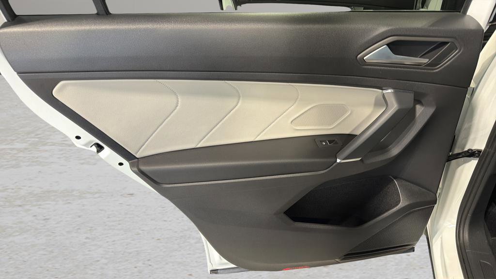 Used 2020 Volkswagen Tiguan SEL Premium R-Line image 14