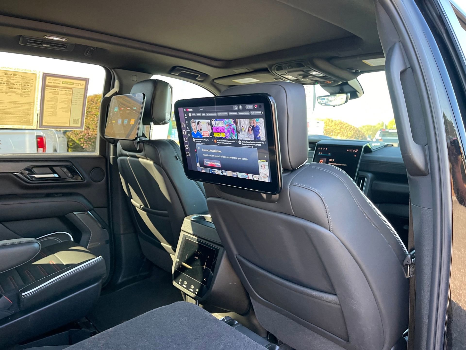 Used 2025 GMC Yukon XL AT4 Ultimate image 25