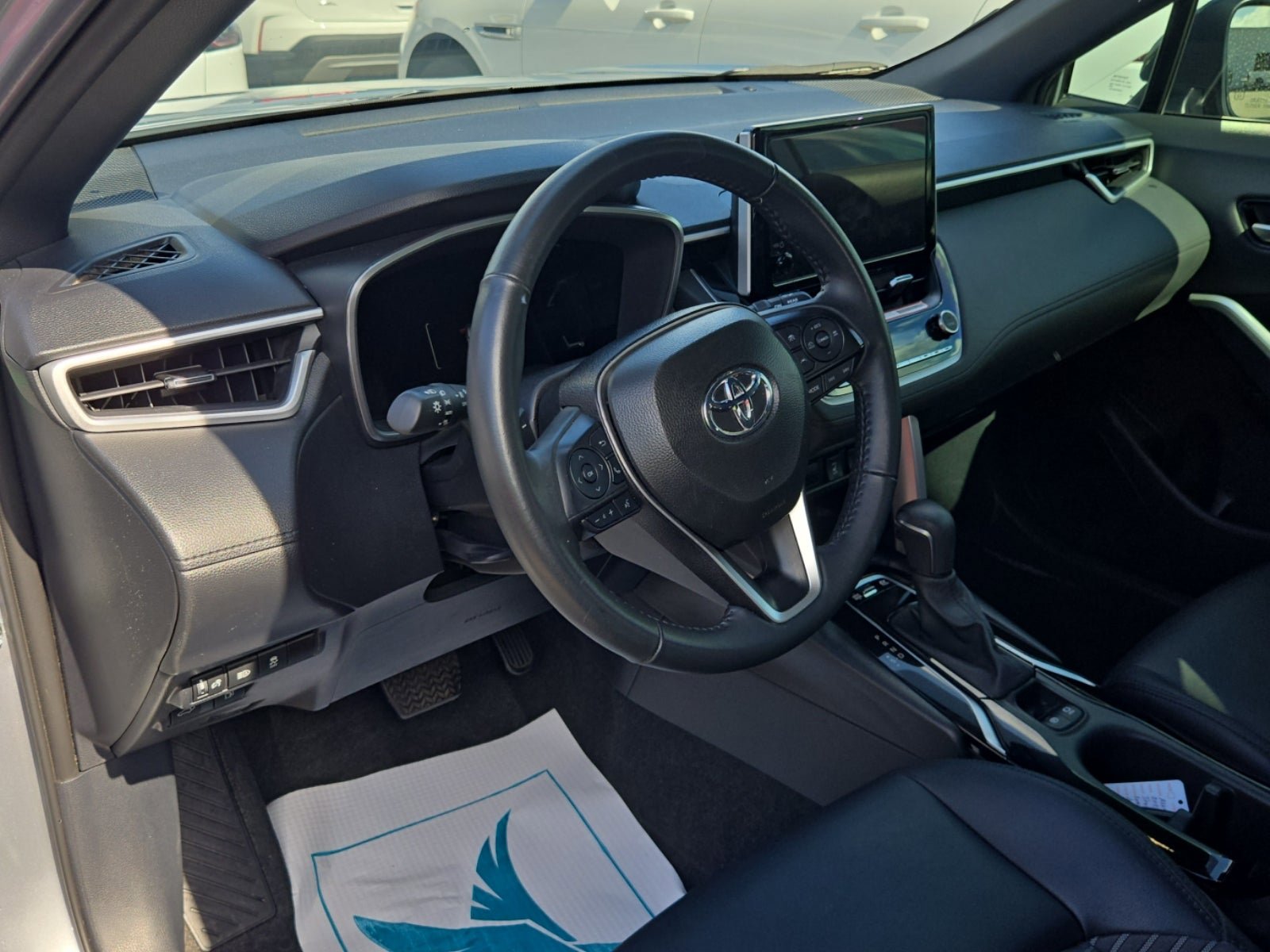 Used 2025 Toyota Corolla Cross AWD Hybrid w/ Convenience Package image 7